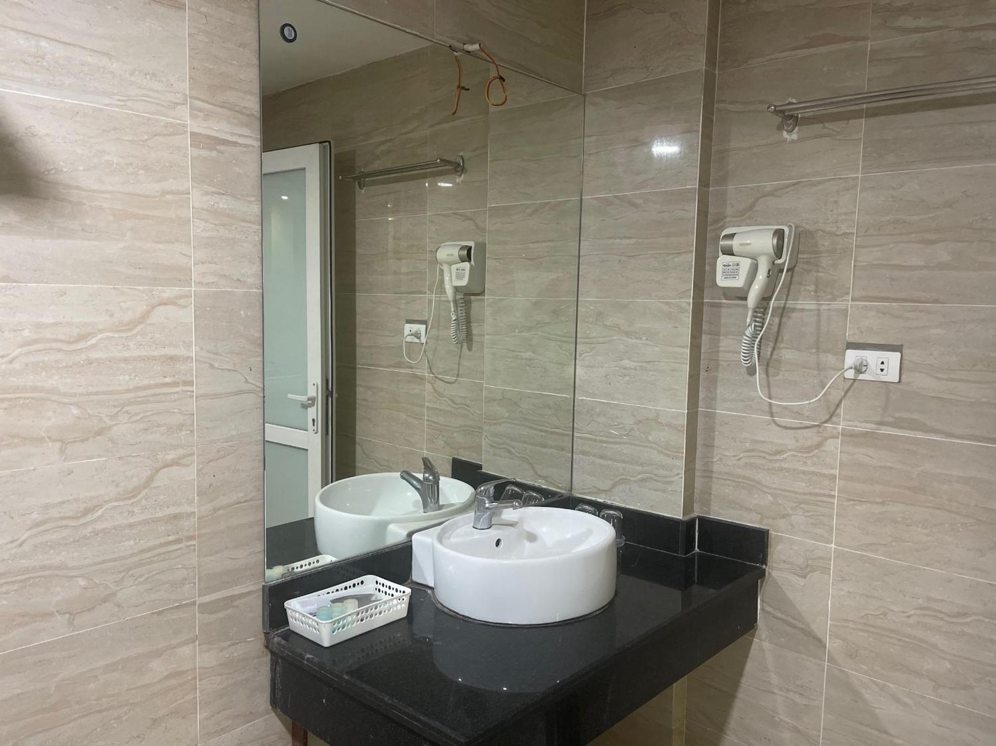 New Amely Hotel Hanoi Bagian luar foto