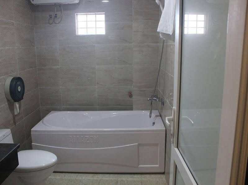 New Amely Hotel Hanoi Bagian luar foto